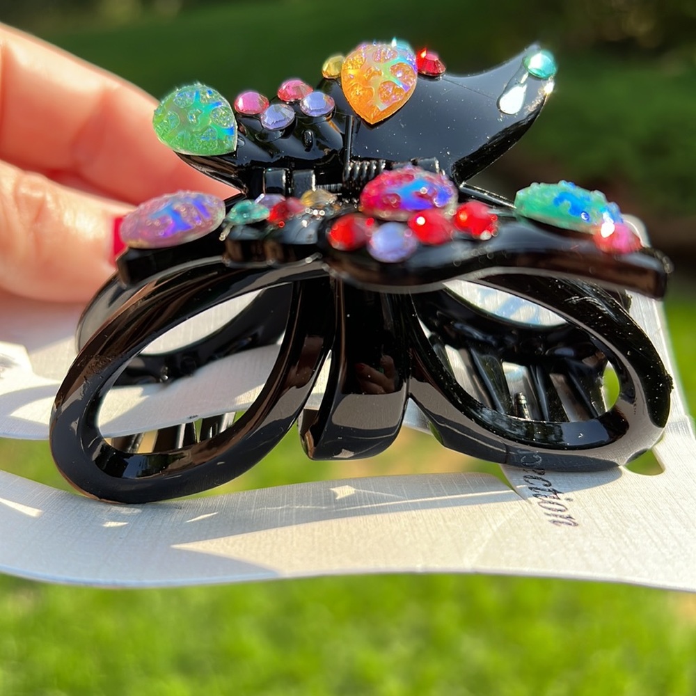 New like hitting the hair accessory lotto! Assorted 5 Plastic Hair Clips - Picture 7 of 12